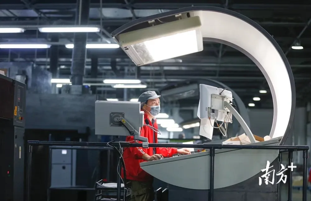 第二臺Landa S10在中榮印刷投入使用，提升中短版包裝應用的盈利能力